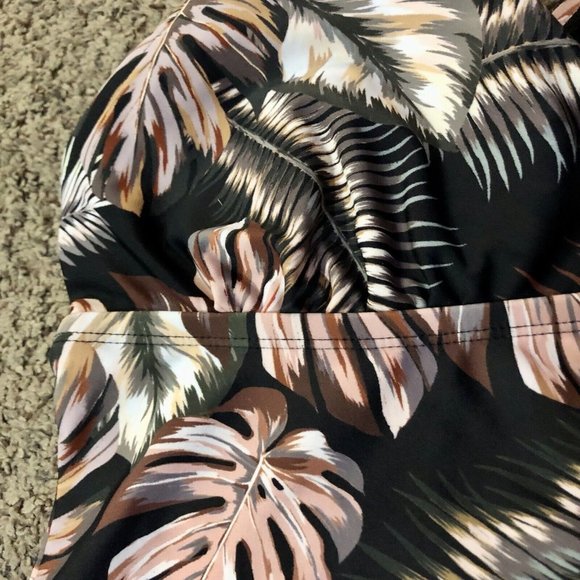 Hurley Swimsuit Womens XL Used Tropical One Piece - Picture 15 of 16